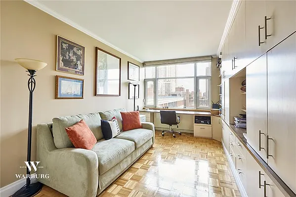 Sold by Warburg | media 3