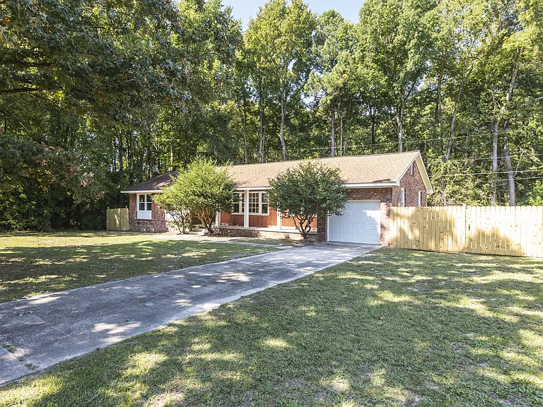 1725 Cheltenham Ln — Photo 10