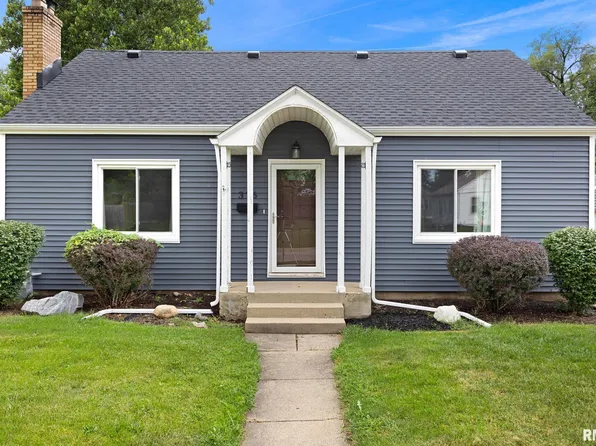 306 N Lawndale Ave, Washington, IL 61571