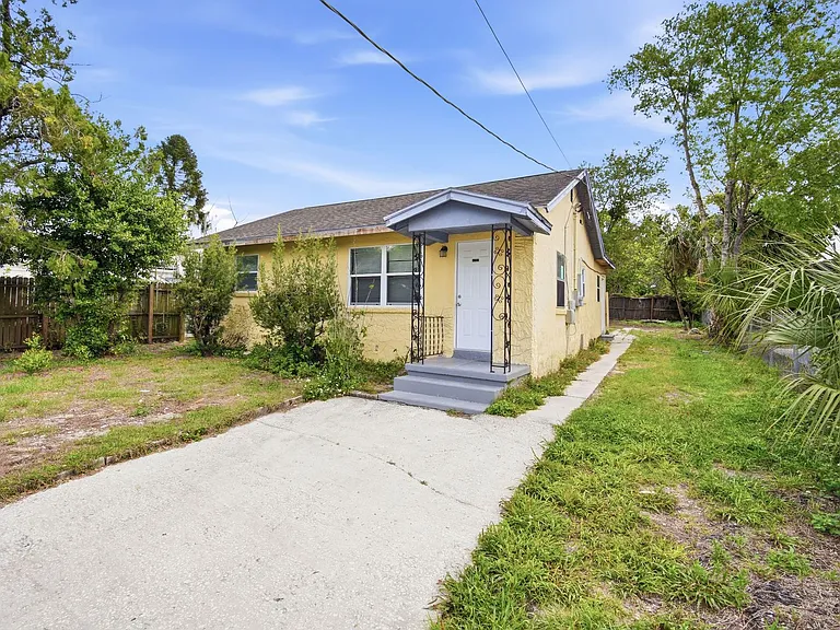8419 N Semmes St — Photo 2