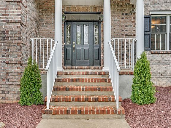 4th image of 1870 Charlton Cir