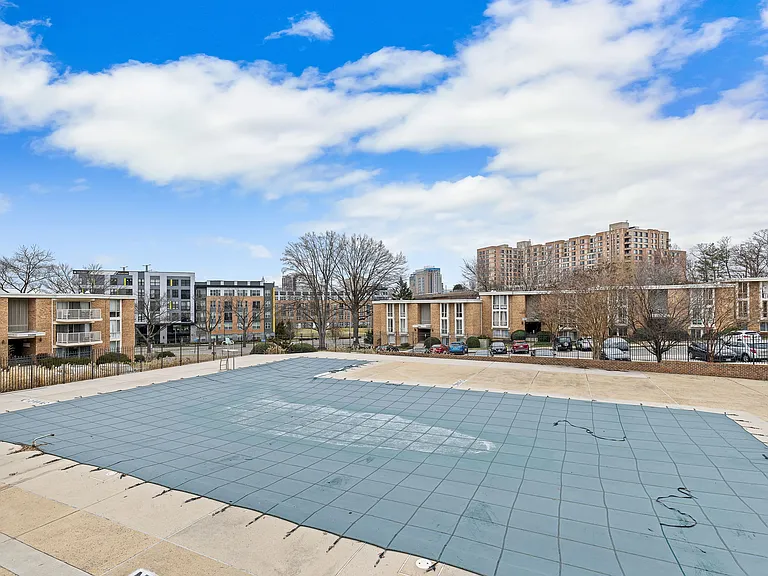 2618 Redcoat Dr #1B — Photo 19