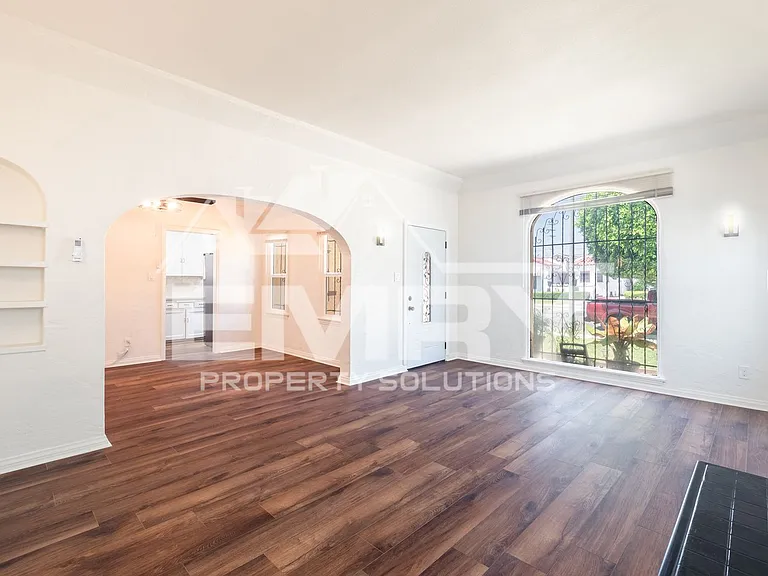 8930 S Hobart Blvd — Photo 3