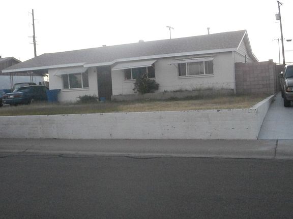 2nd image of 2504 N Papago Dr