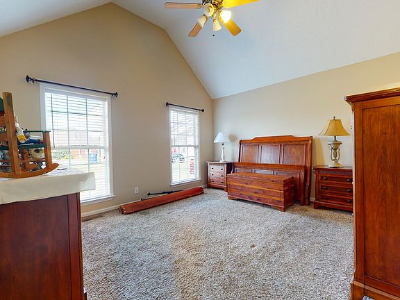 3rd image of 118 Boardwalk Way
