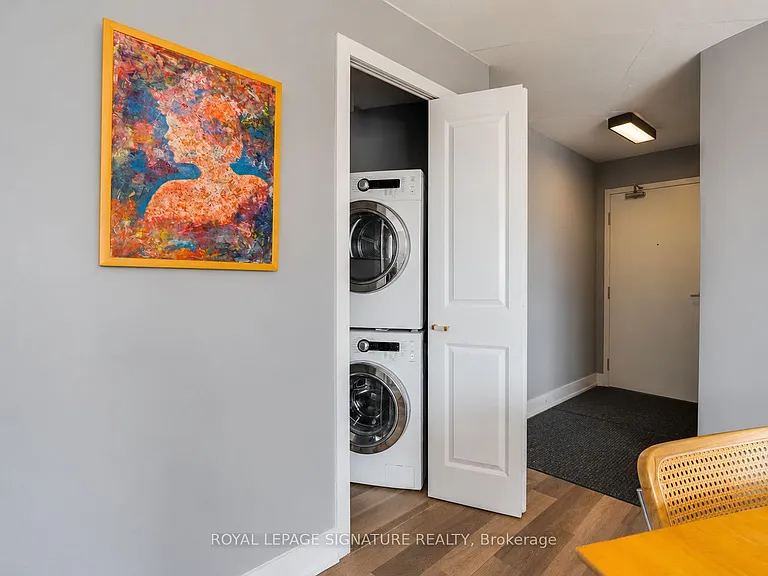 801 King St W #1113 — Photo 14