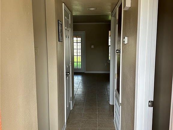 4th image of 7121 Boston Dr