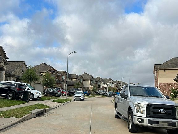 5th image of 24618 Puccini Pl