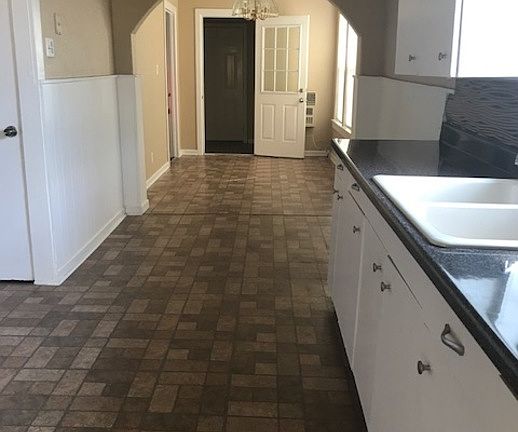 3rd image of 444 E Mitchell St
