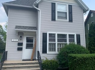 210 N 5th St, Saint Charles, IL 60174