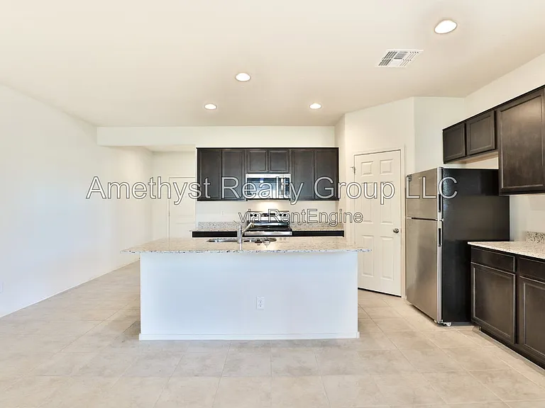 24642 W Flores Dr — Photo 8
