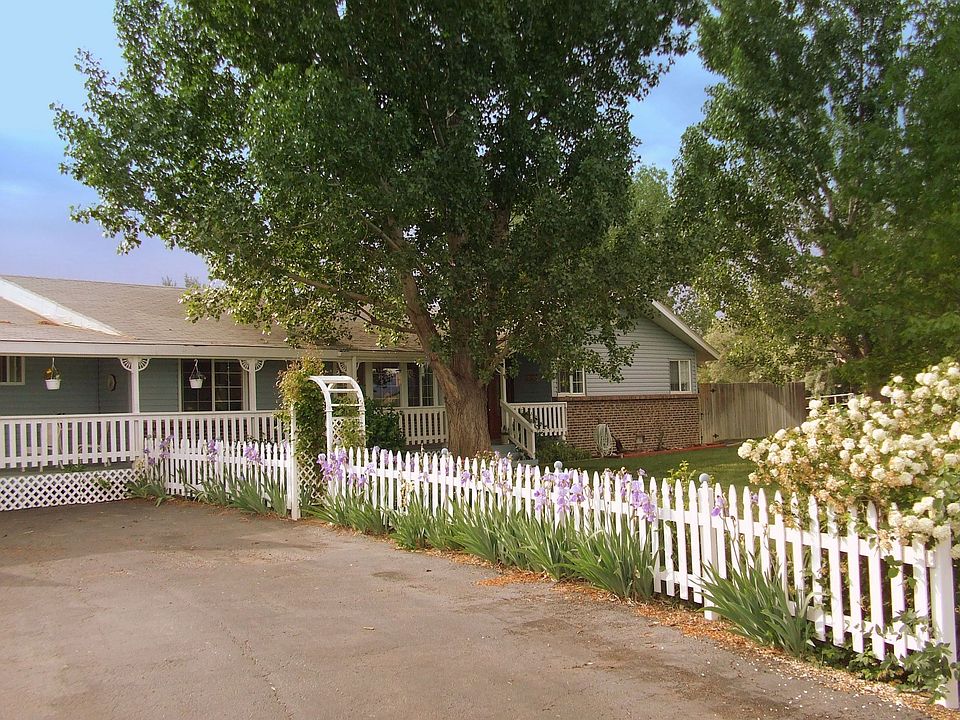 Front of House w/Full Length Front Porch!!