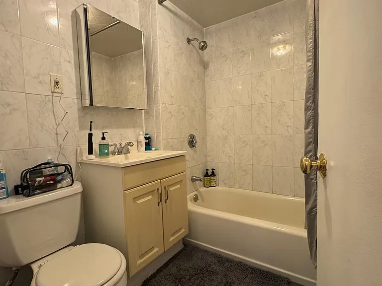 92 Strathmore Rd #1B — Photo 10