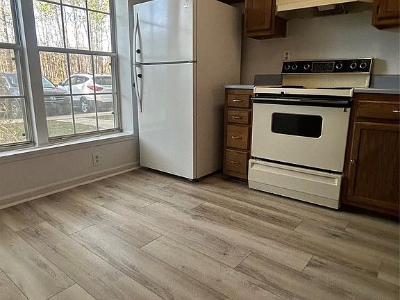 4th image of 5900 Bayswater Ln