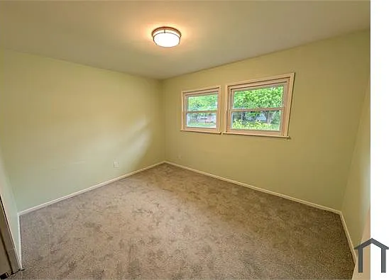 437 Lancashire Rd — Photo 8