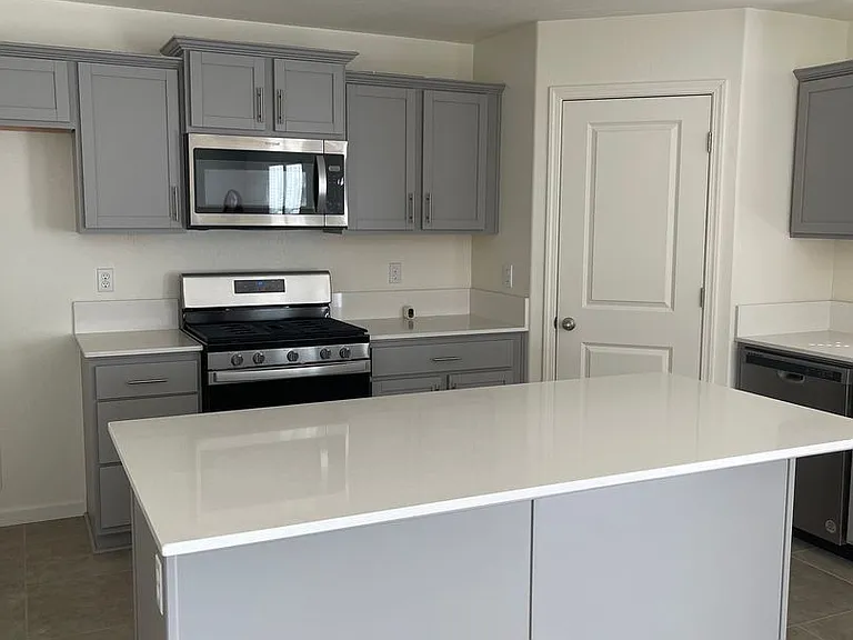 2251 Craig Ct — Photo 3