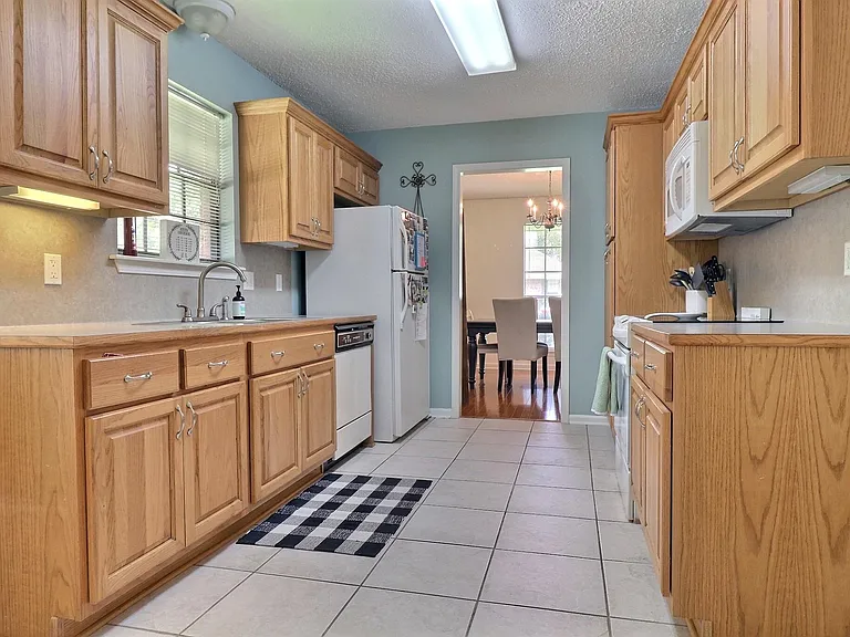 17628 Chadsford Ave — Photo 5