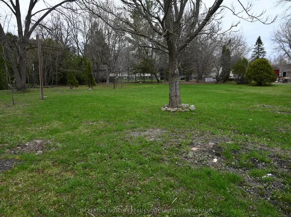 20 Grand Trunk Ave, Leeds And The Thousand Islands, ON K0E 1L0