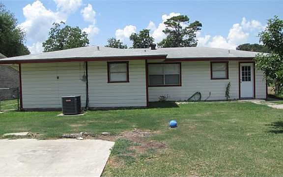 2nd image of 860 Carolina Dr