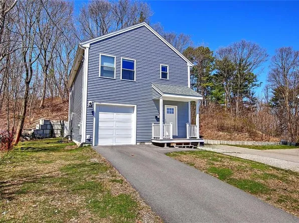 99 1st St, East Providence, RI 02914