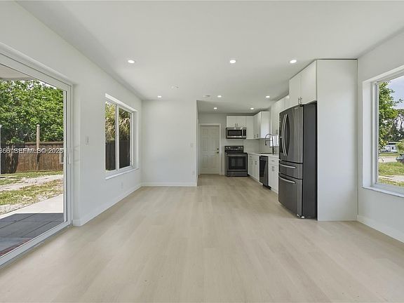 5th image of 20440 NW 20th Ct
