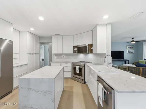1212 RIP TIDE Boulevard, Jacksonville Beach, FL 32250