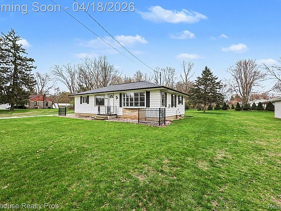 2nd image of 6405 King Rd