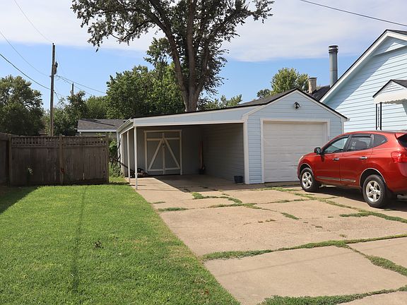 4th image of 801 Sherman St