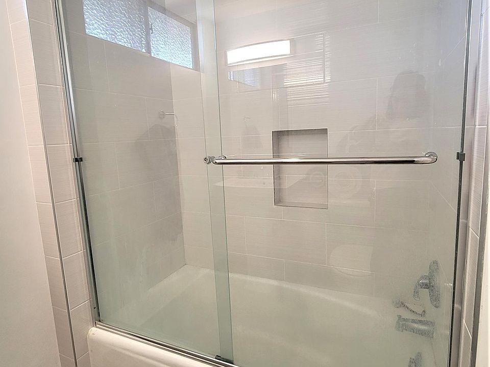1st image of 1060 20th St APT 14