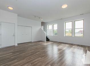 2700 W Chicago Ave #301, Chicago, IL 60622