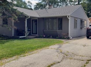 3508 Sigwalt St, Rolling Meadows, IL 60008