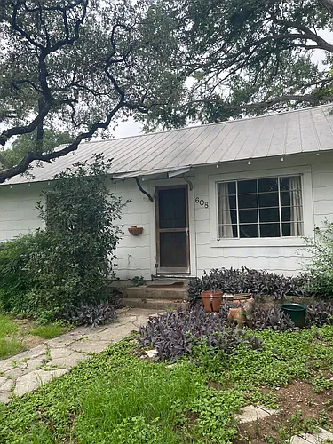 608 Kinney Ave Photo 1