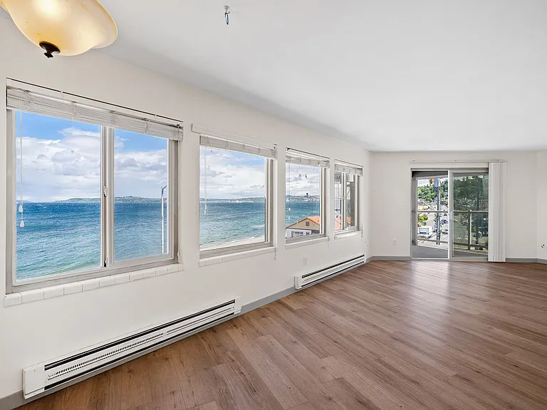 Alki Shores Apartments — Photo 22