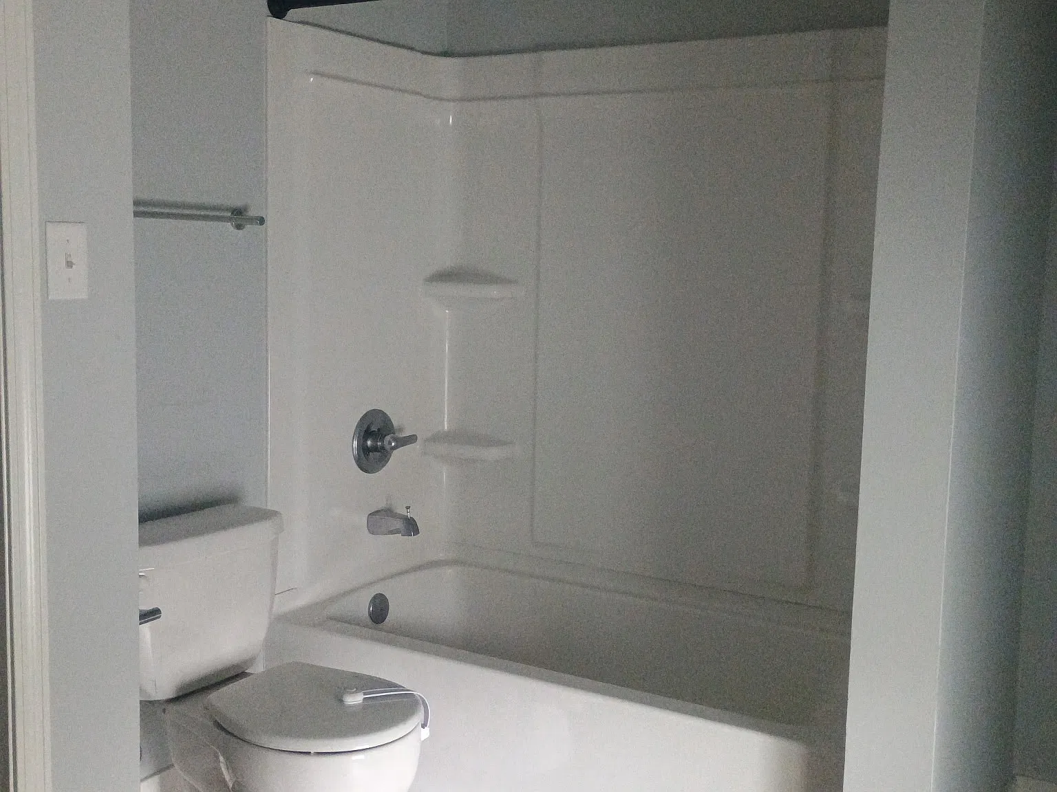 3 bed, 1400 sqft, $1,400 — Photo 3
