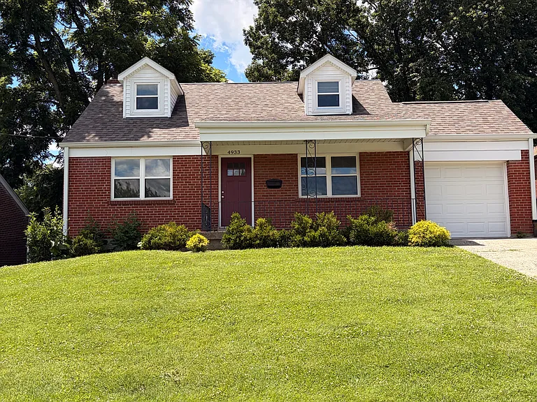 4933 Charlemar Dr — Photo 1