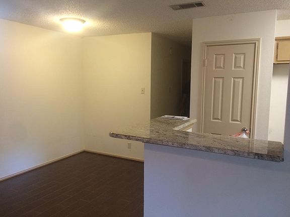 4th image of 315 Regatta Ct APT B