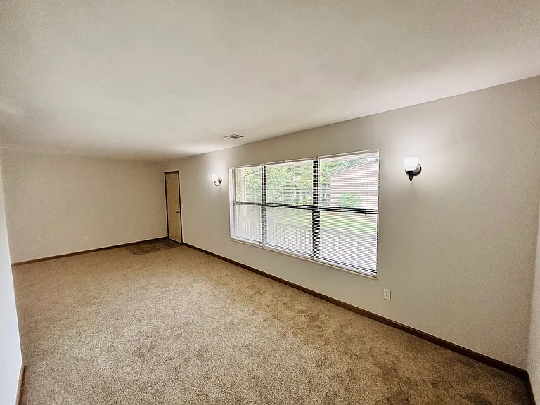 Shadow Ridge Apartments — Photo 27