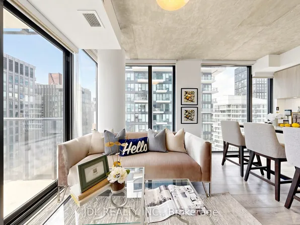 47 Mutual St #2502, Toronto, ON M5B 2A9