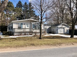 105 Walton St, Alexandria Bay, NY 13607