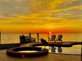 615 N Mayo St, Crystal Beach, FL 34681