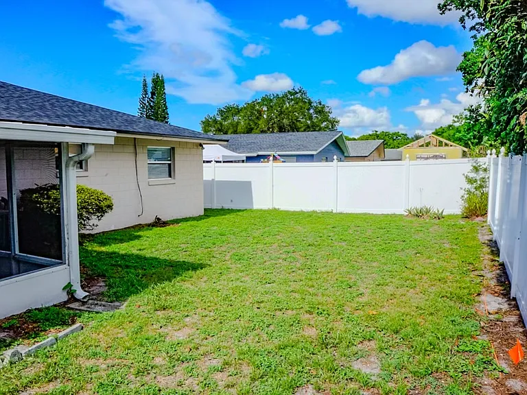2514 Kiowa Trl — Photo 8