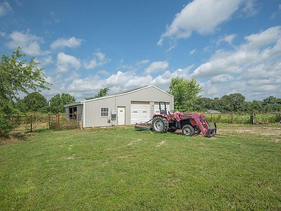 4th image of 17599 Fair Oaks Lane
