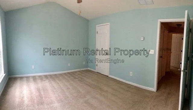 221 Balaban Cir — Photo 32