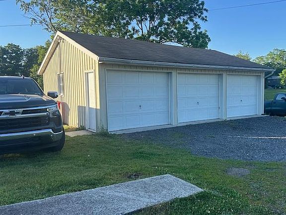 2nd image of 335 Gameland Rd