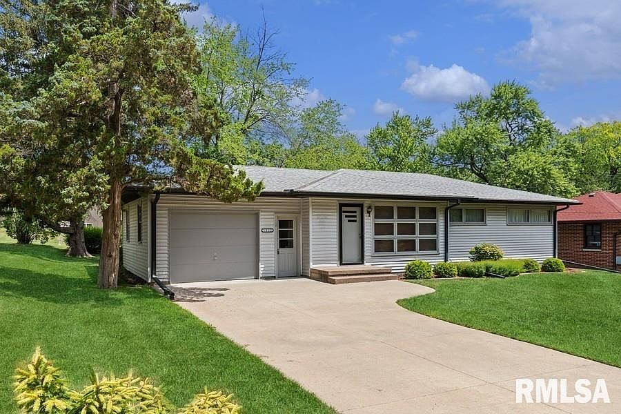 1012 2nd Ave S, Clinton, IA 52732 Zillow