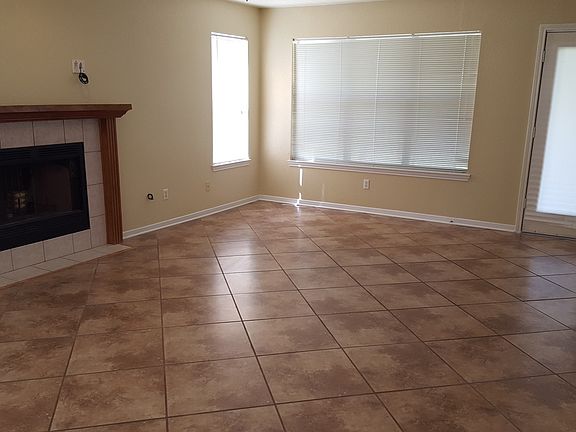 2nd image of 608 Paintbrush Dr