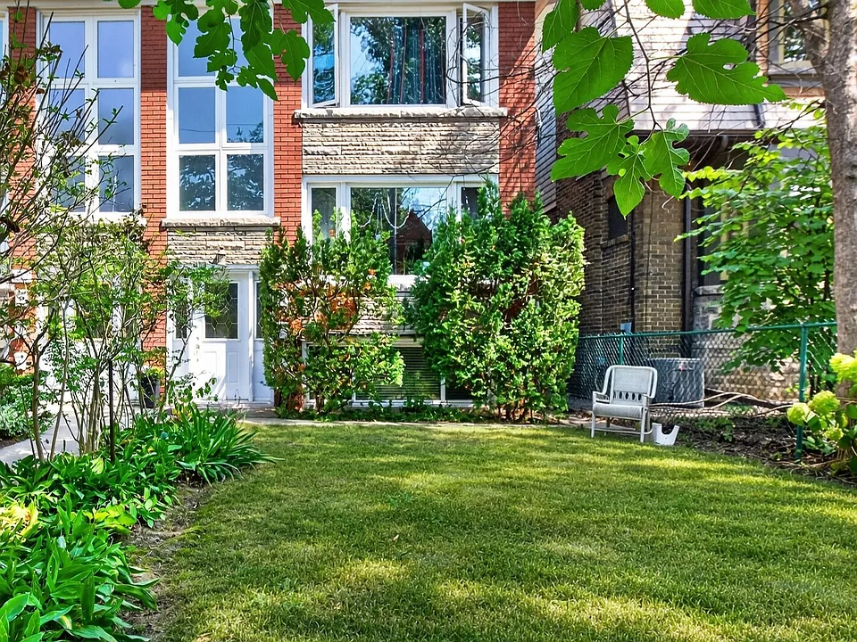 151A Evelyn Ave