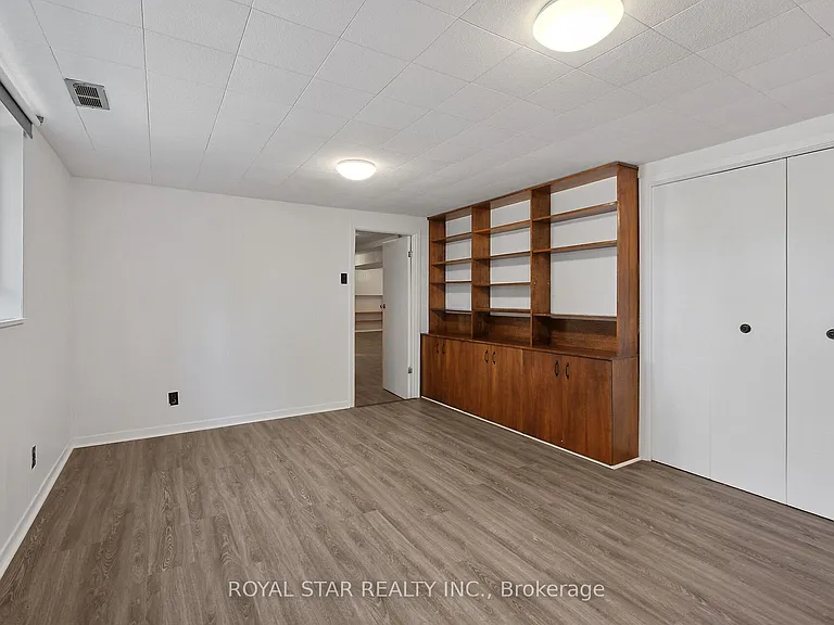 10 Delong Dr — Photo 36