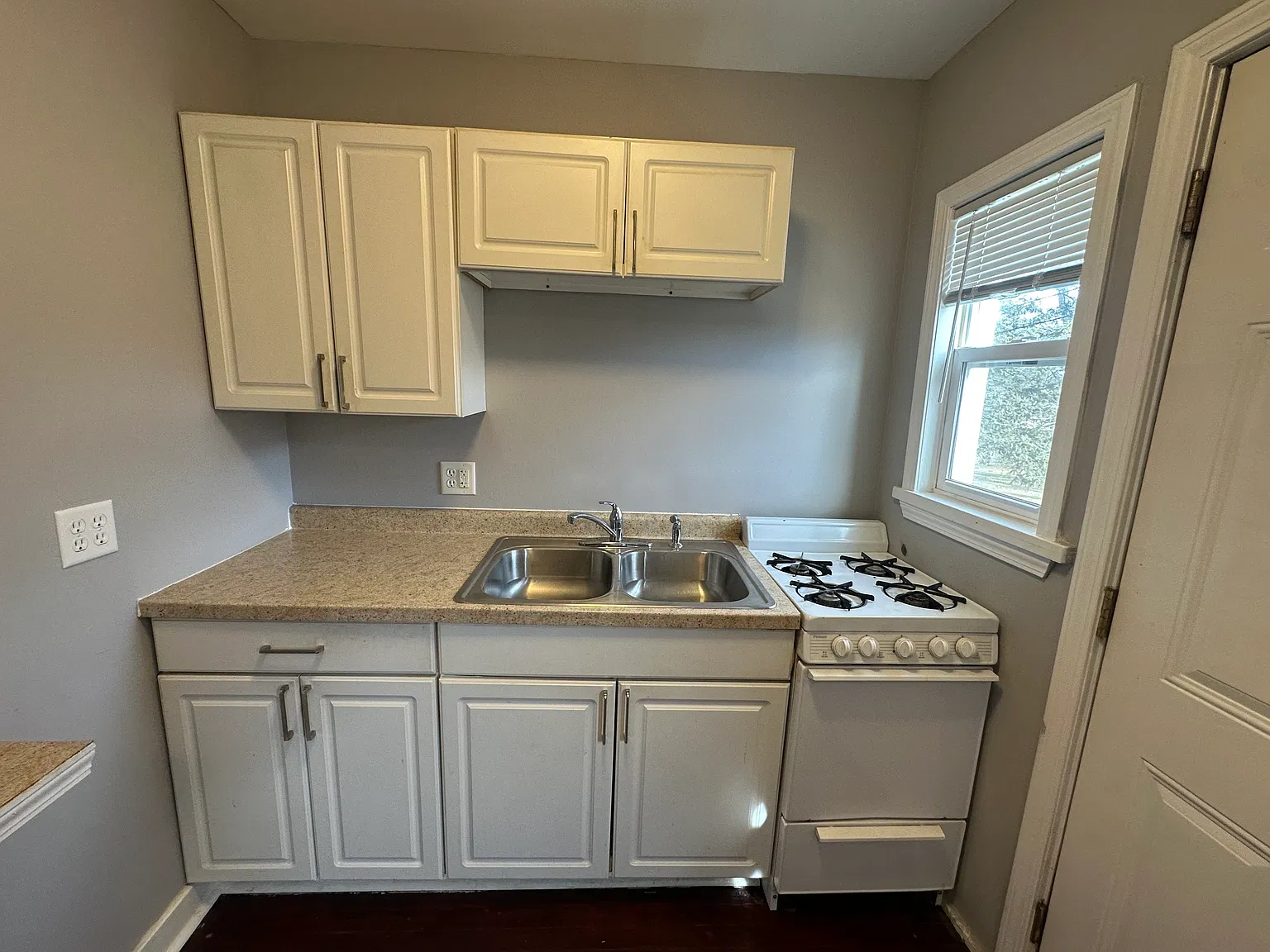 1 bed, 700 sqft, $895 — Photo 4