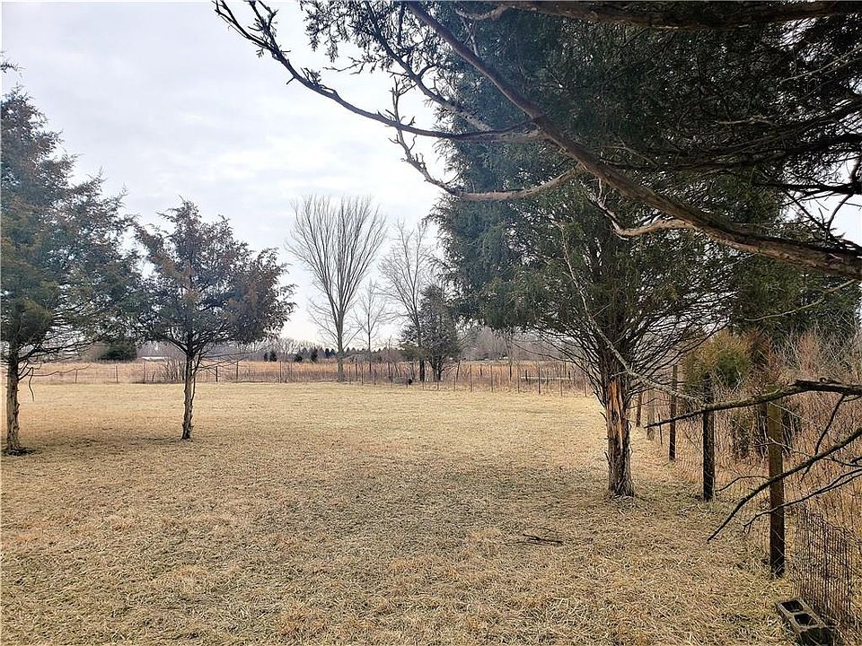 2nd image of 10770 N Antioch Rd
